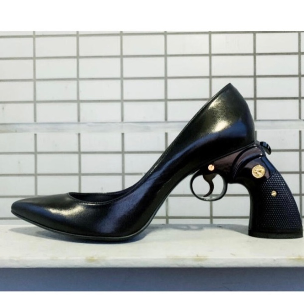 Black Triggering Heel Pumps Size 8.5 - Picture 4 of 6